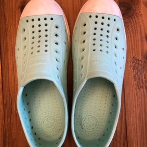Native Shoes Aqua size 3
